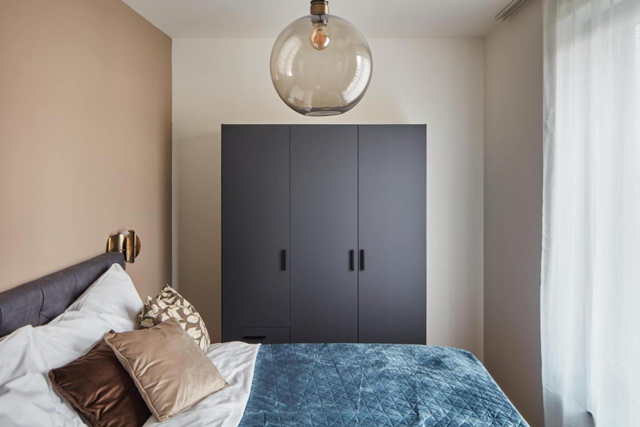 Prague Days - Designer Apts - Garage - Terrace - Easy City Access Exteriör bild