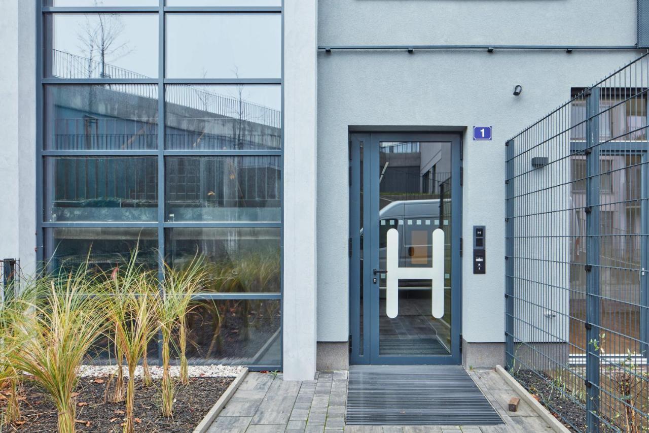 Prague Days - Designer Apts - Garage - Terrace - Easy City Access Exteriör bild